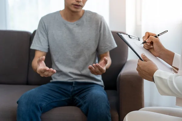 Male,Patients,Are,Depressed,Seek,Advice,From,A,Doctor,Or